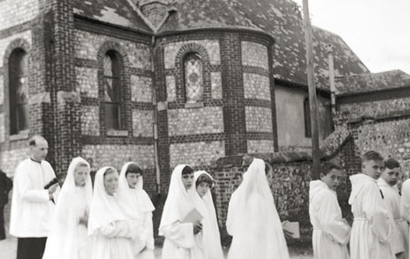 Junio de 1958, día de comunión solemne en la parroquia de Anceaumeville