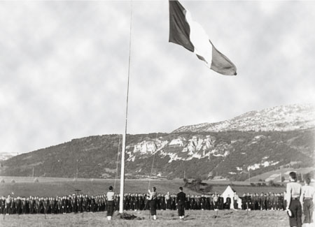 Izamiento de la bandera.
